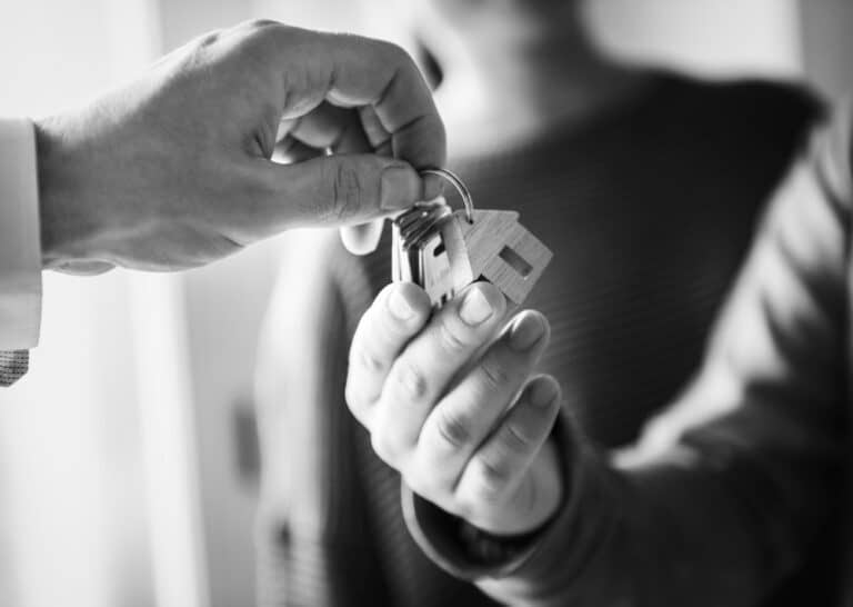 Gefahr Immobilienverkauf - bis zur Schlüssselübergabe können viele Fehler teuer sein