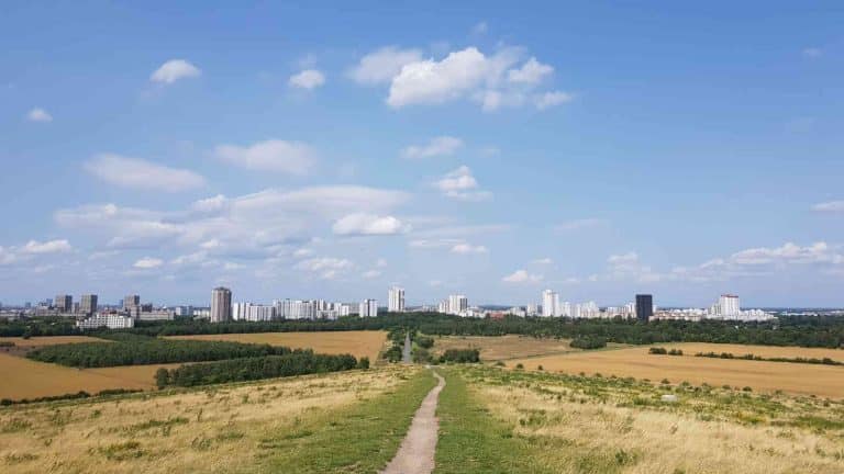 Was der Koalitionsvertrag 2025 für den Immobilien- und Wohnungsmarkt bedeutet. Foto O. Kienapfel